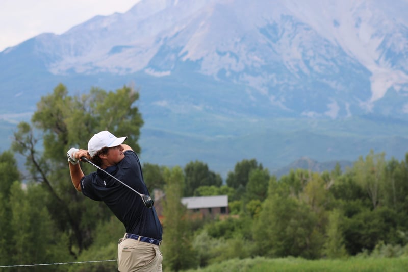 Bogey-free 64 Puts Jones two behind leader, davis Bryant, at CGA Amateur Championship
